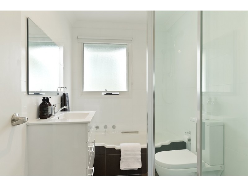 37 Woodlawn Drive, Toongabbie NSW 2146