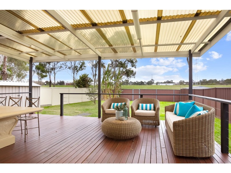 37 Woodlawn Drive, Toongabbie NSW 2146