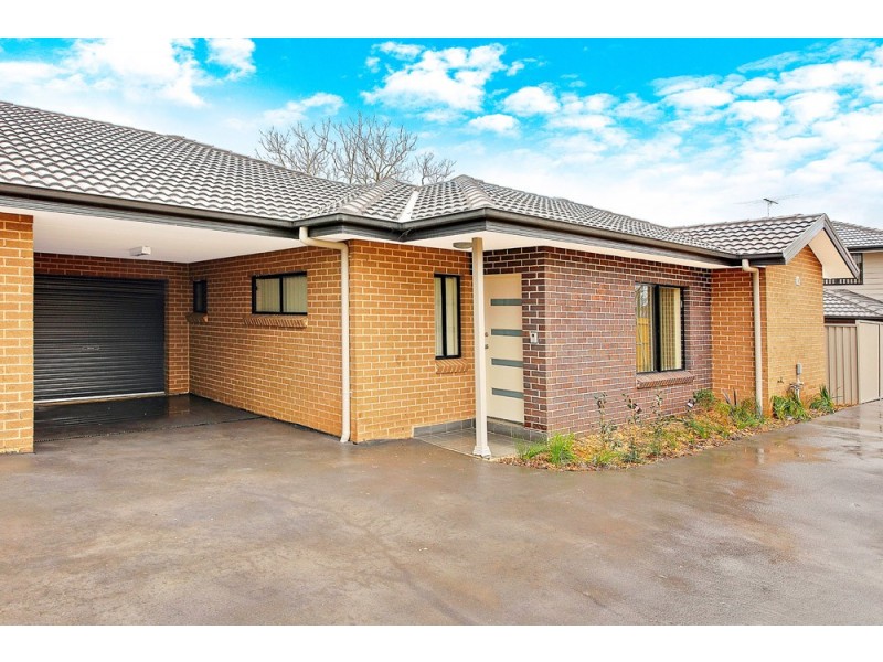 14B Carinya Road, Girraween NSW 2145