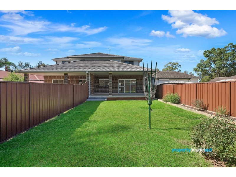 32A Portia Rd, Toongabbie NSW 2146