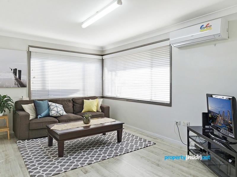 1 Woodlawn Drive, Toongabbie NSW 2146