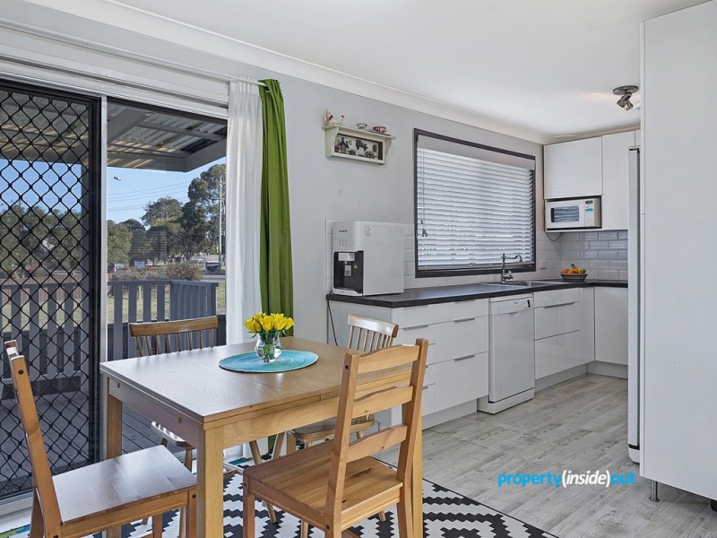 1 Woodlawn Drive, Toongabbie NSW 2146
