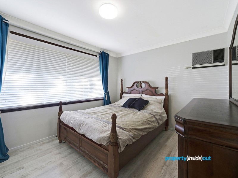 1 Woodlawn Drive, Toongabbie NSW 2146