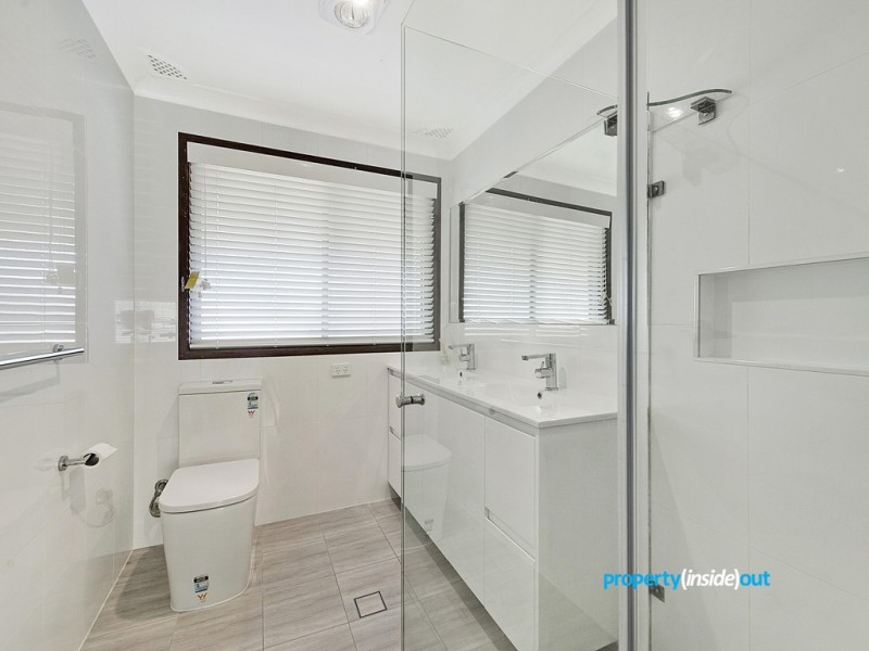 1 Woodlawn Drive, Toongabbie NSW 2146