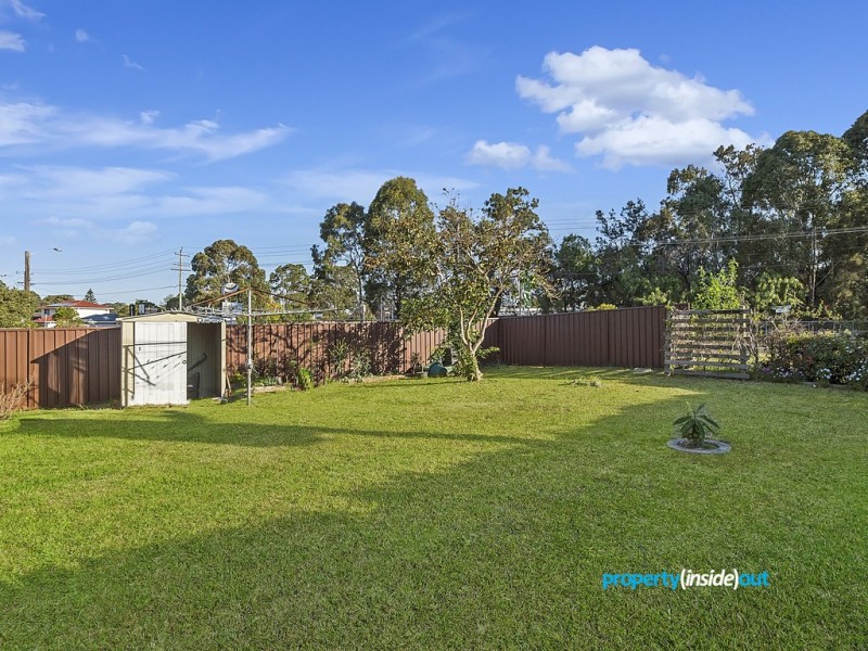 1 Woodlawn Drive, Toongabbie NSW 2146
