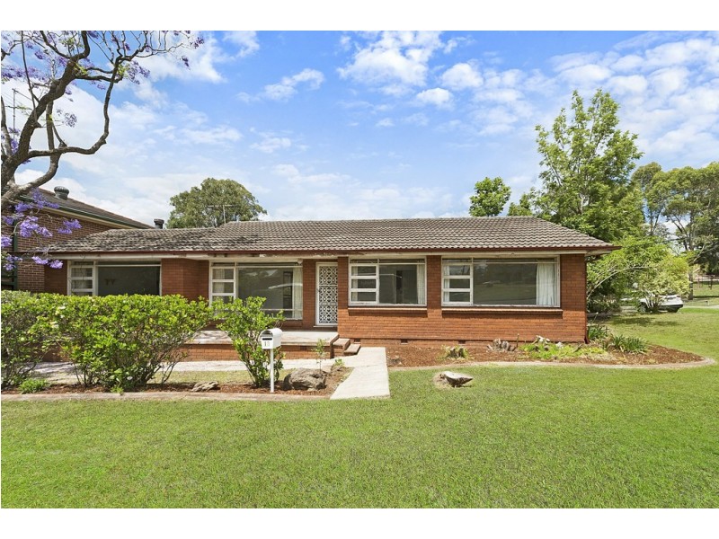 18 Maunder Ave, Girraween NSW 2145