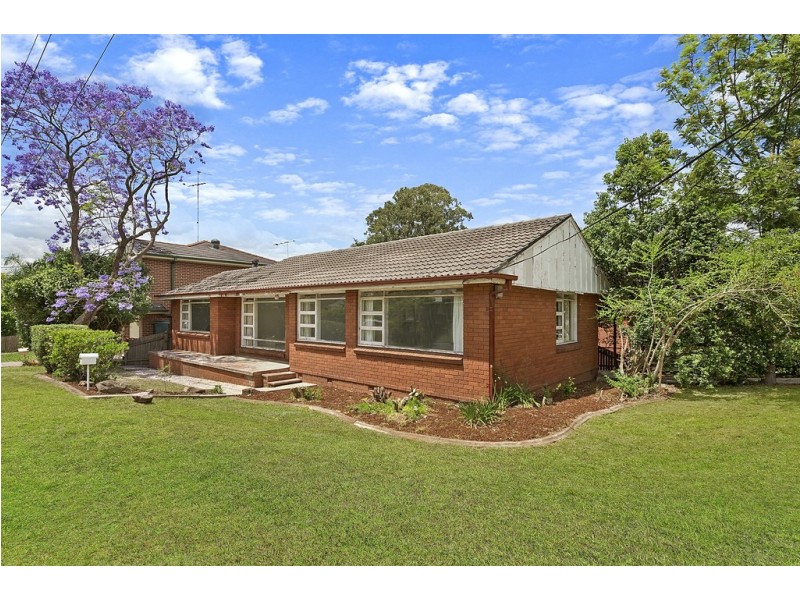 18 Maunder Ave, Girraween NSW 2145