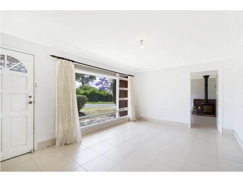 18 Maunder Ave, Girraween NSW 2145