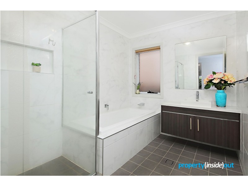 4 Shearer Place, Colebee NSW 2761