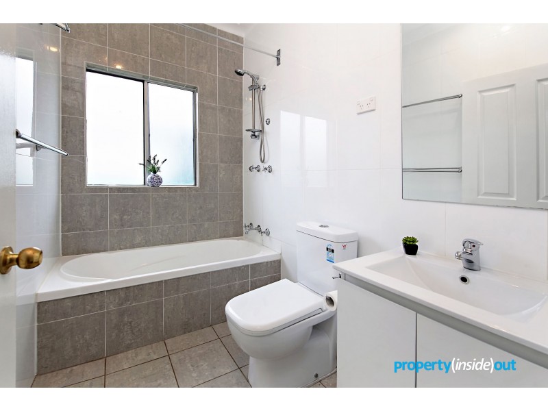 22 Station Road, Toongabbie NSW 2146