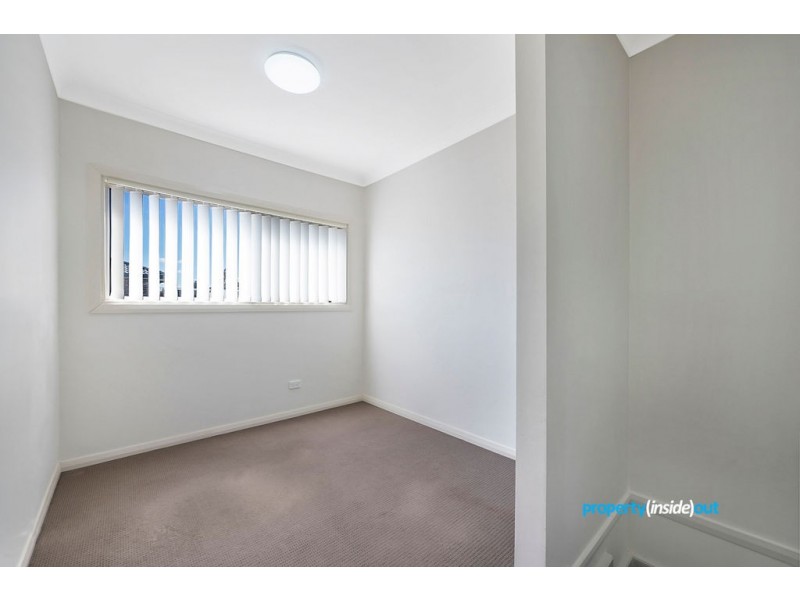 2/17 Carinya Rd, Girraween NSW 2145
