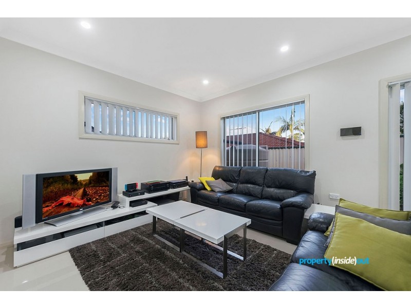 4/11-13 Carinya Road, Girraween NSW 2145