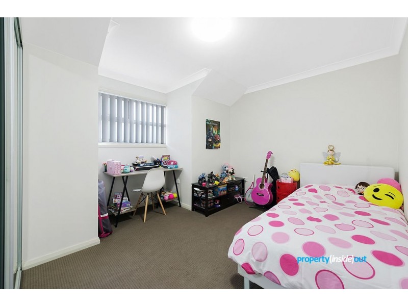 4/11-13 Carinya Road, Girraween NSW 2145