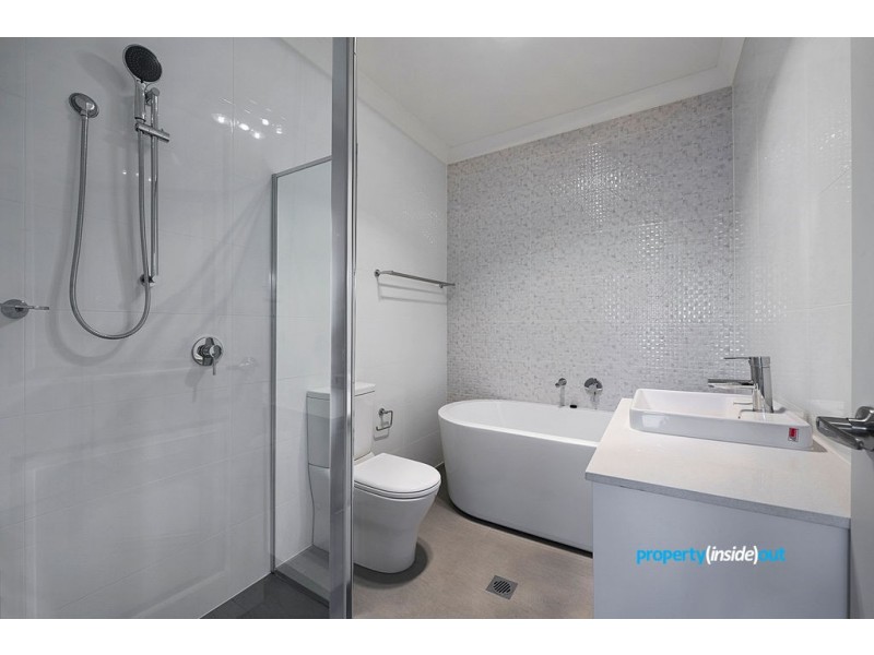 32 Portia Road, Toongabbie NSW 2146