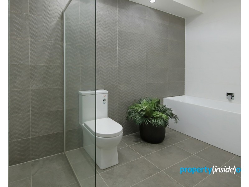18-24 Portico Pde, Toongabbie NSW 2146