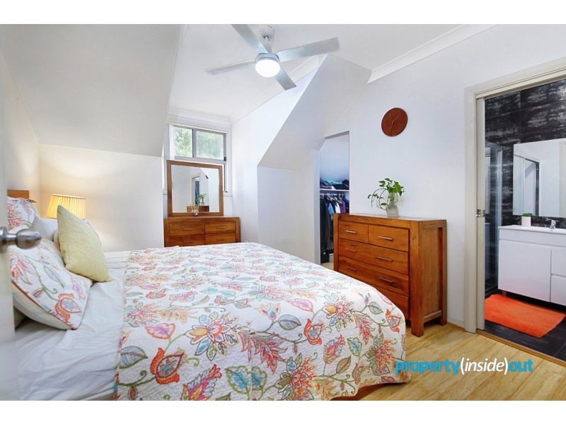 8/17 Carinya Rd, Girraween NSW 2145