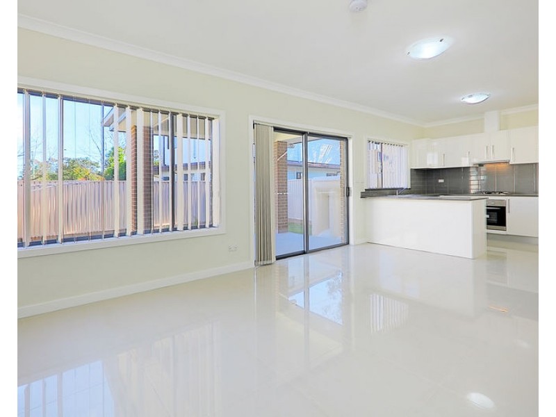 1A LINDEN STREET, Toongabbie NSW 2146