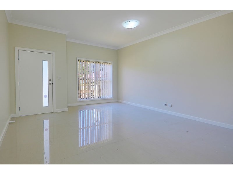 1 Linden St, Toongabbie NSW 2146