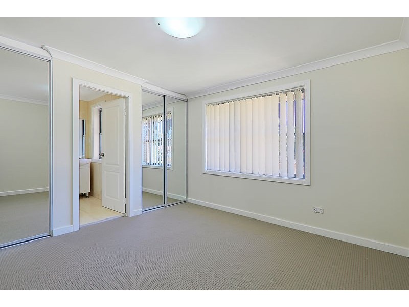 1 Linden St, Toongabbie NSW 2146
