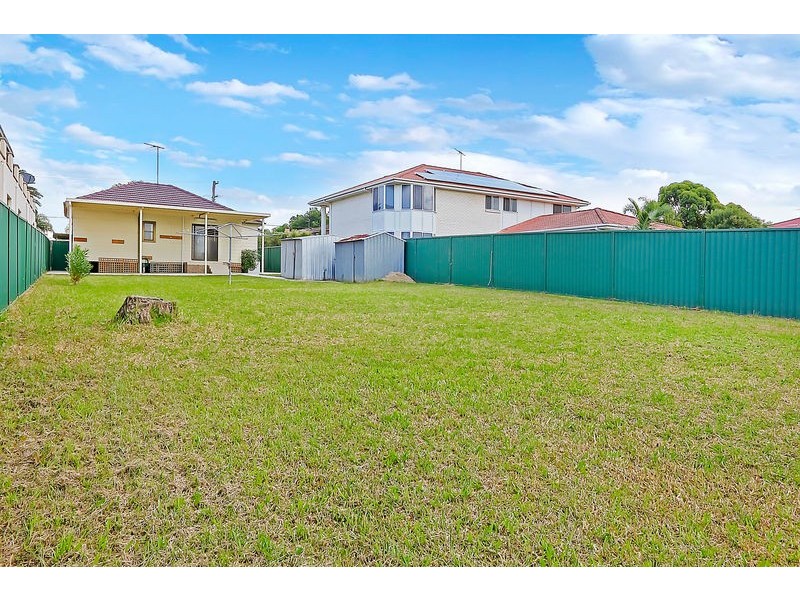 74 Eton St, Smithfield NSW 2164