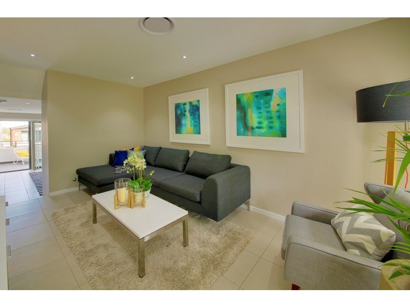 27 Burriang Way, Pemulwuy NSW 2145