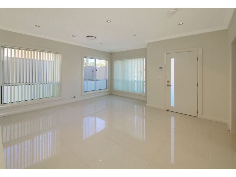 2/7-9 Magowar Road, Pendle Hill NSW 2145