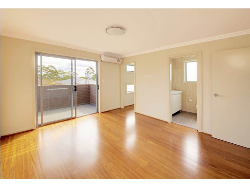 4/87-87A Cornelia Road, Toongabbie NSW 2146