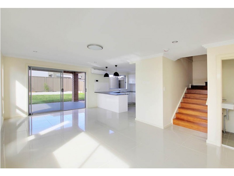 1/87-87A Cornelia Road, Toongabbie NSW 2146