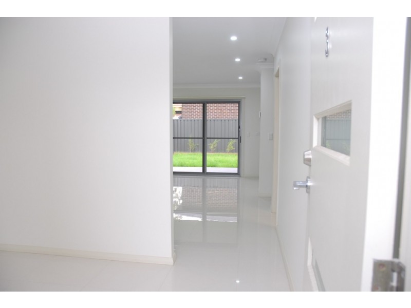 1/87-87A Cornelia Road, Toongabbie NSW 2146