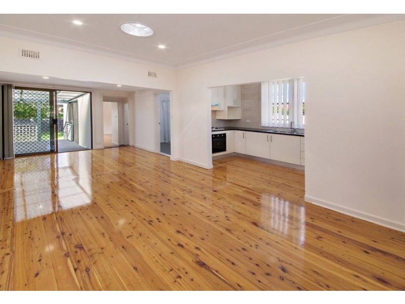 5 McCoy Street, Toongabbie NSW 2146