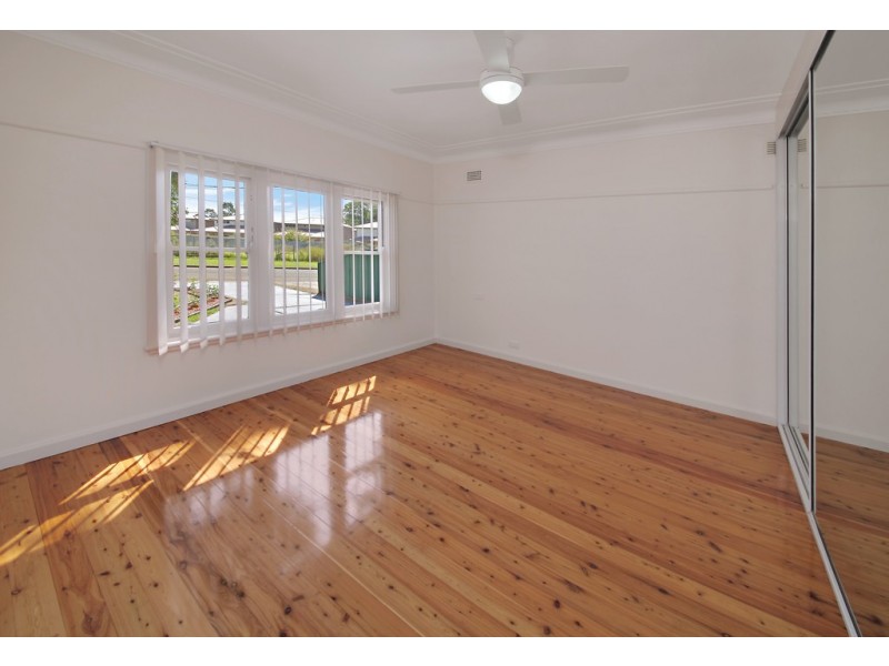 5 McCoy Street, Toongabbie NSW 2146