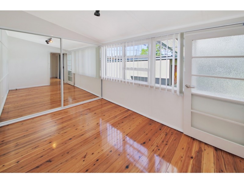 5 McCoy Street, Toongabbie NSW 2146