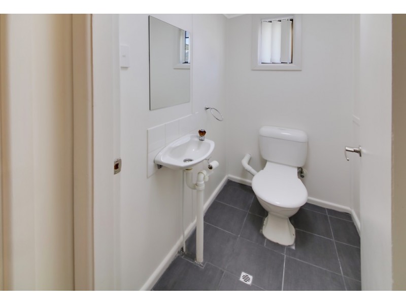 5 McCoy Street, Toongabbie NSW 2146