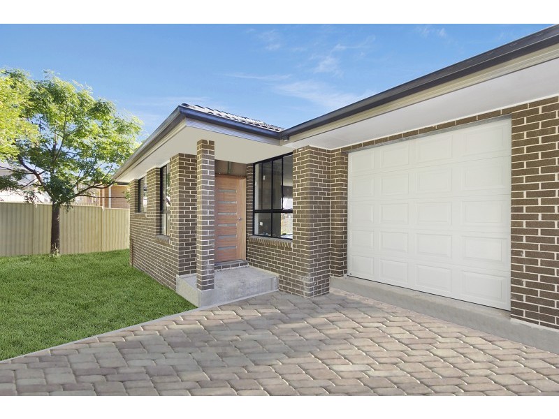 18 Tungarra Road, Girraween NSW 2145