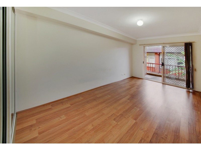 12/240-242 Targo Road, Toongabbie NSW 2146