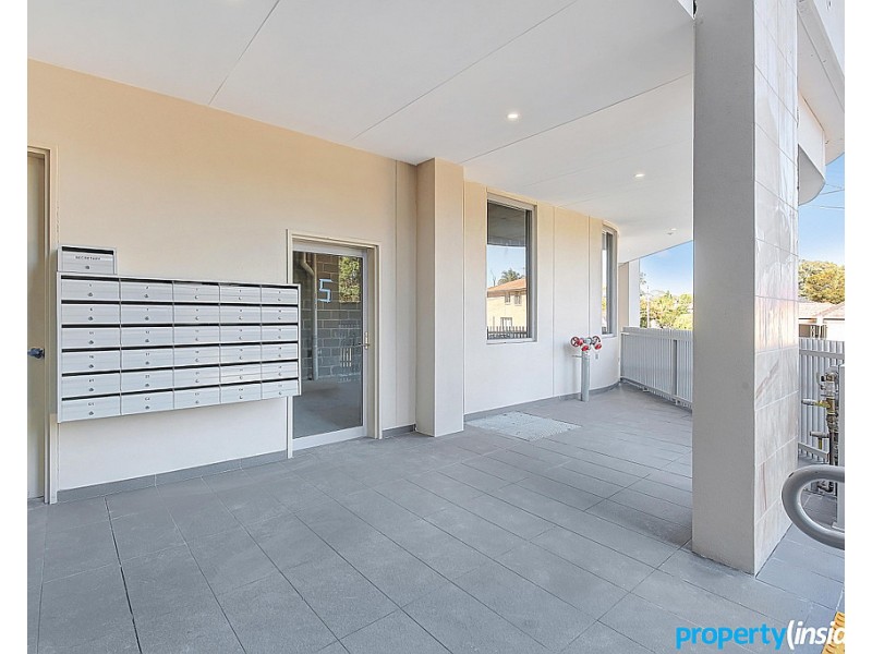 Shop 5/13-15 Civic Ave, Pendle Hill NSW 2145