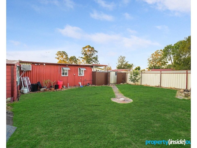 77 Manila Road, Lethbridge Park NSW 2770