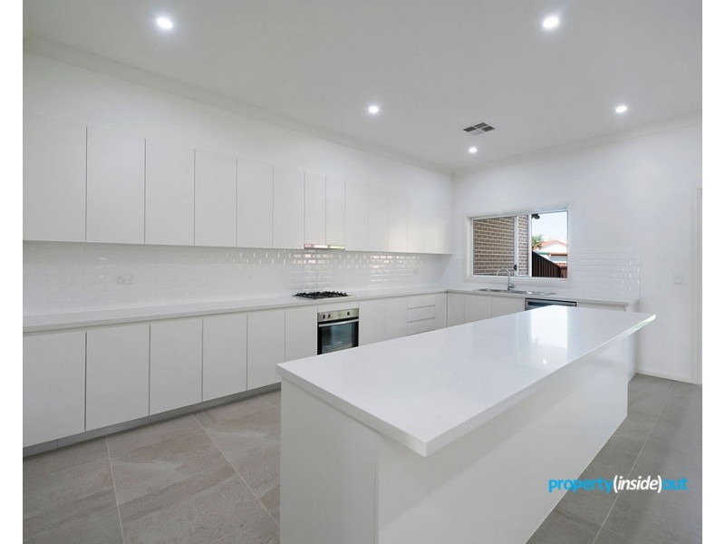 32 Portia Road, Toongabbie NSW 2146