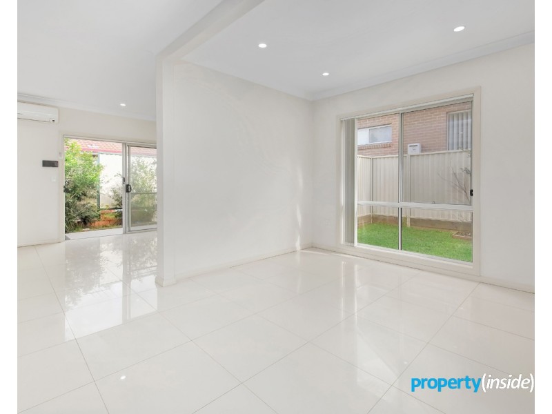 6/11-13 Carinya Road, Girraween NSW 2145