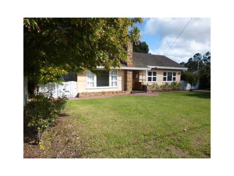 33 Deane Street, Mount Barker WA 6324