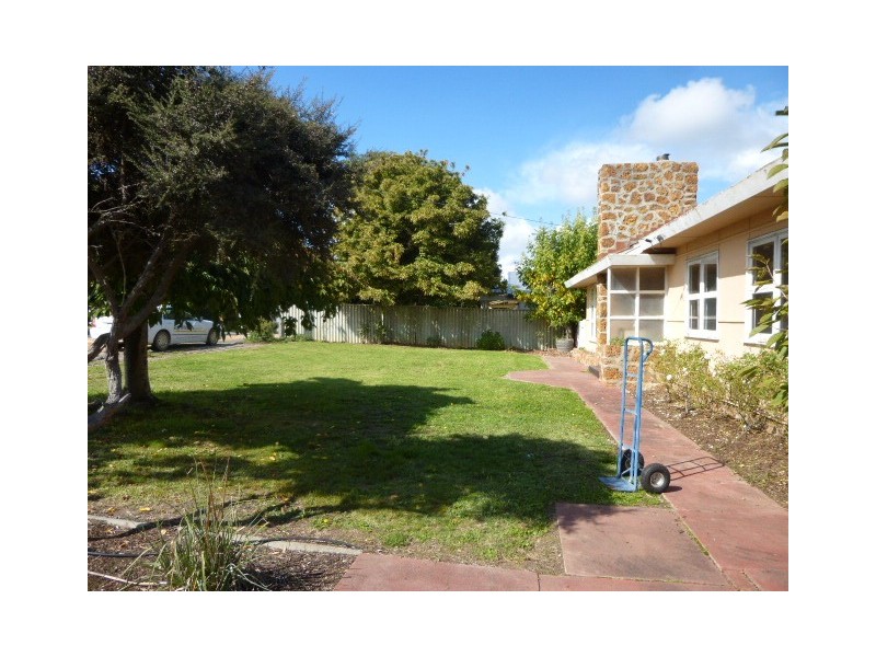 33 Deane Street, Mount Barker WA 6324