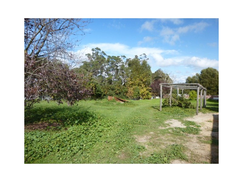 33 Deane Street, Mount Barker WA 6324