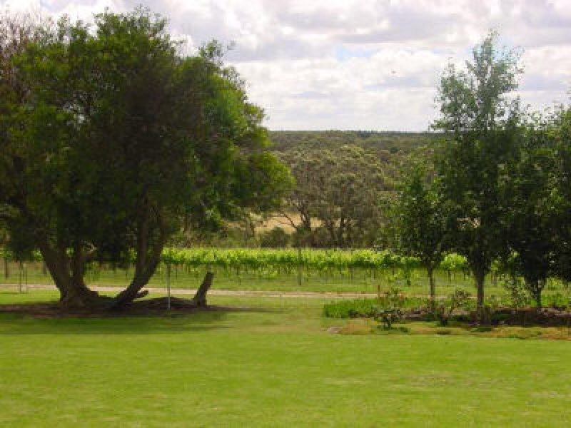 1 Moorialup Road, Porongurup WA 6324