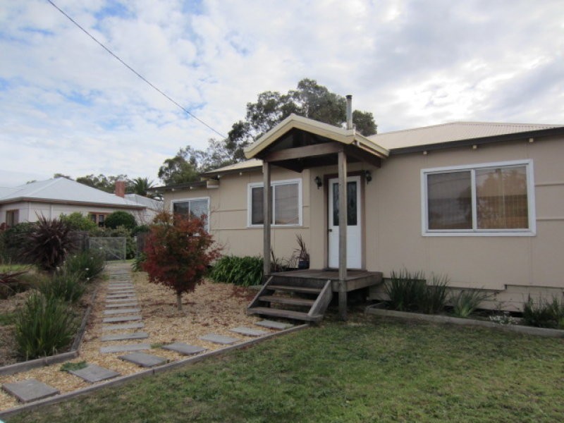 35 Oatlands Road, Mount Barker WA 6324