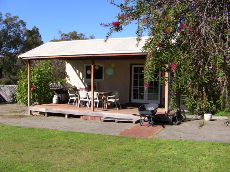 35 Oatlands Road, Mount Barker WA 6324