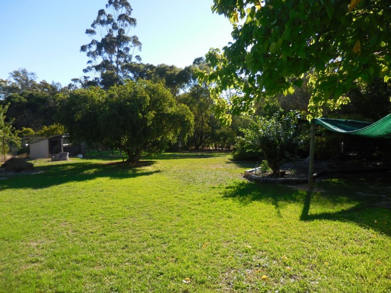 13 Deane Street, Mount Barker WA 6324