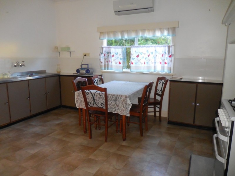 13 Deane Street, Mount Barker WA 6324