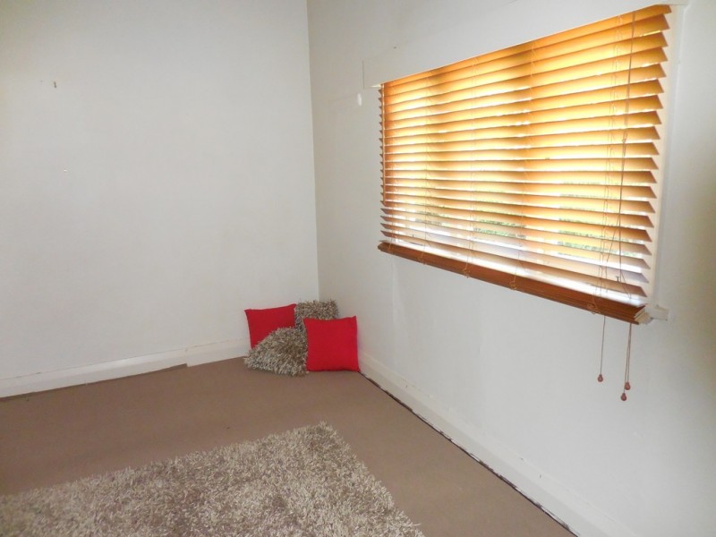 13 Deane Street, Mount Barker WA 6324