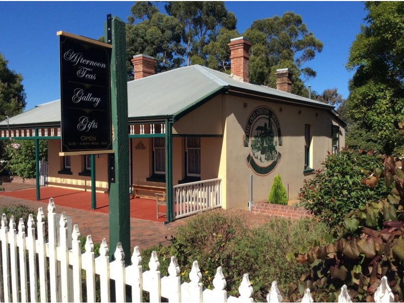 11 Albany Highway, Mount Barker WA 6324