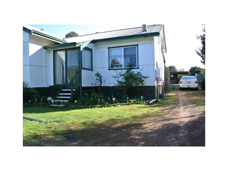 8 Trent Street, Frankland WA 6396